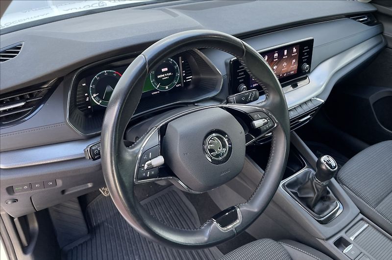 Škoda Octavia 2,0 TDi,85kW,1.maj.,ČR - fotka 12 z 25