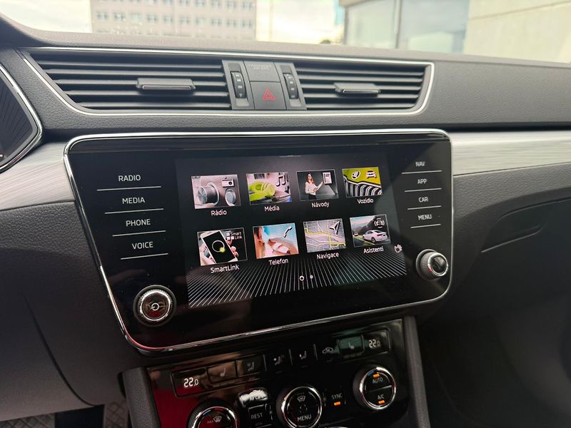 Škoda Superb Ambition 2.0 TDI 110kw DSG Com - fotka 11 z 24