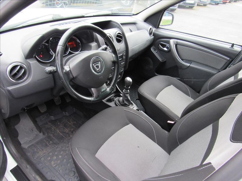 Dacia Duster 1,6 i 84kW 4x4 - fotka 9 z 25