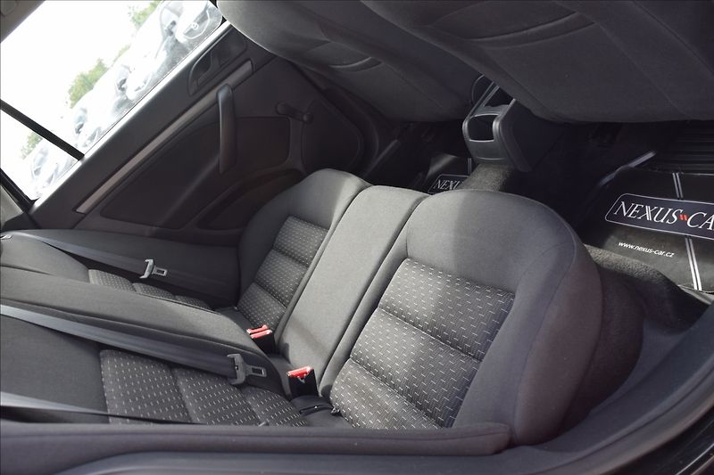 Škoda Octavia 1,2 i 77KW KLIMA VÝHŘ.ČEL.SKLO - fotka 37 z 37