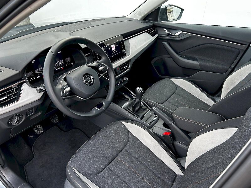 Škoda Kamiq (2024) 1.0 TSI 85kW MP6 Top Selection - fotka 24 z 35