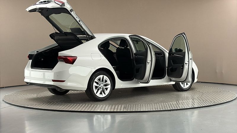 Škoda Octavia 2.0 TDI Style - fotka 6 z 25