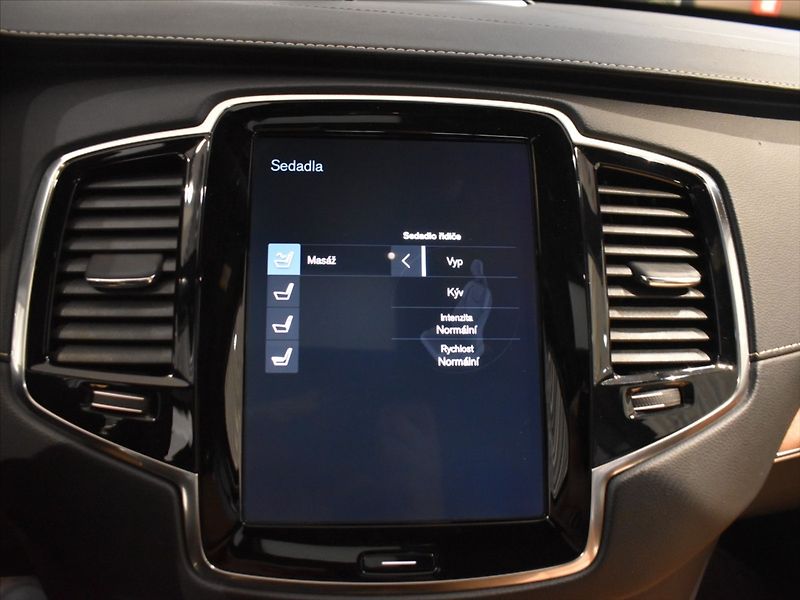 Volvo XC90 2,0 D5 AWD INS, Bowers,vzduch, - fotka 25 z 31