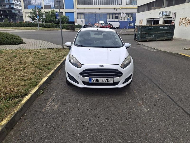 Ford Fiesta 1,2 - fotka 1 z 27