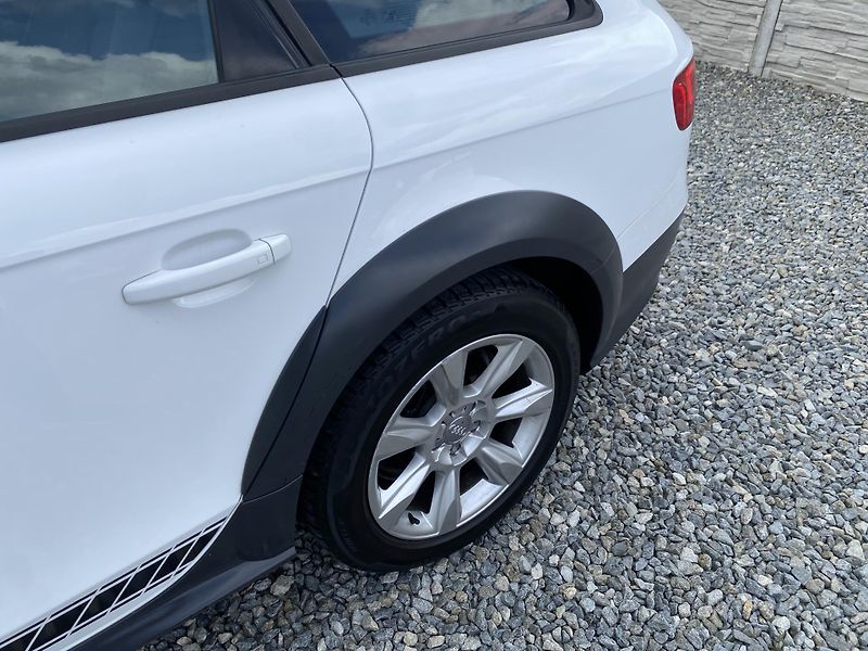 Audi A4 Allroad 2.0TDi 190PS 4x4 AUT SERVIS 1A - fotka 32 z 151