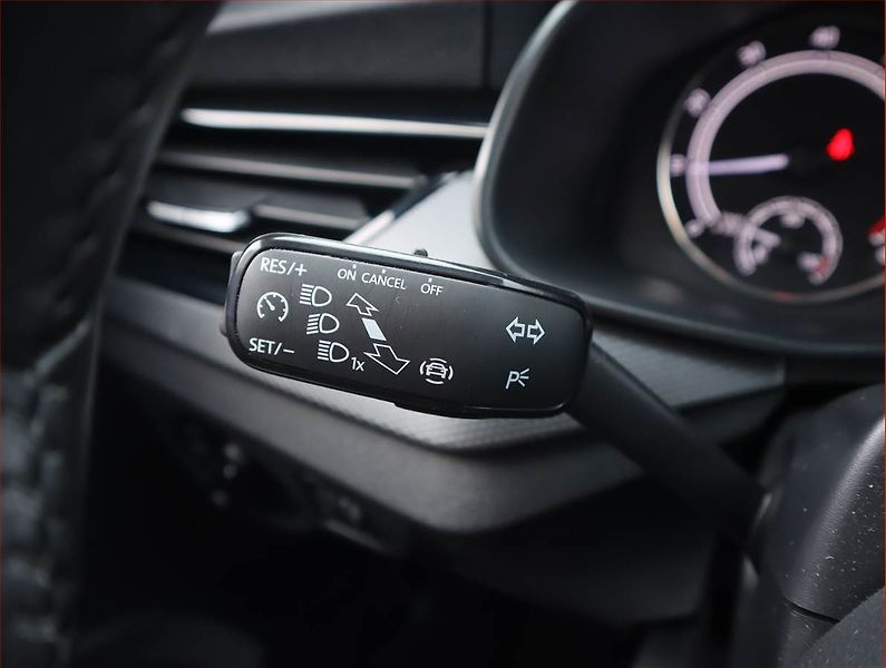 Škoda Scala (2021) 1.0 TSI, Tempomat - fotka 17 z 19