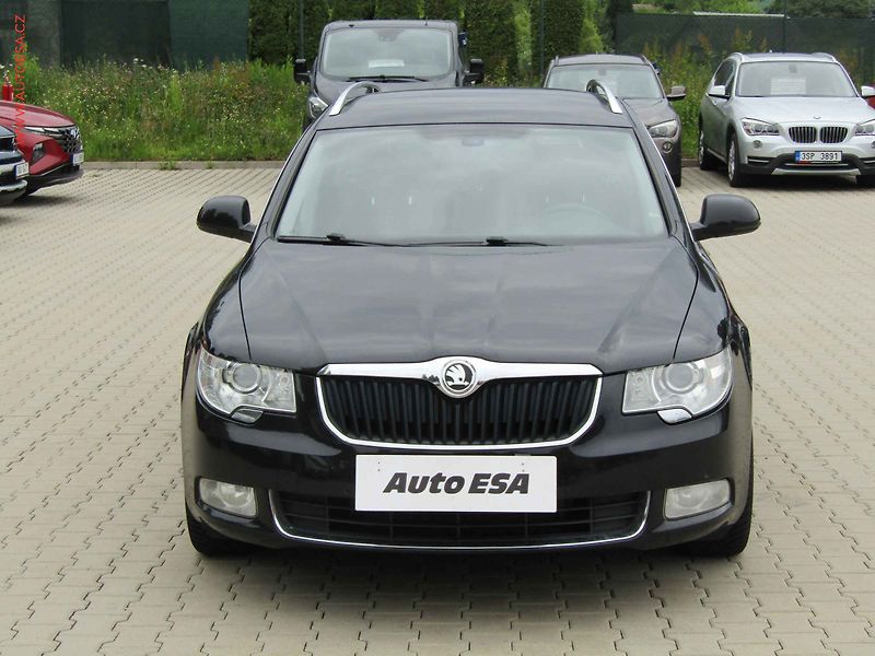 Škoda Superb (2010) 2.0TDI, ČR, Bixenon - fotka 2 z 17