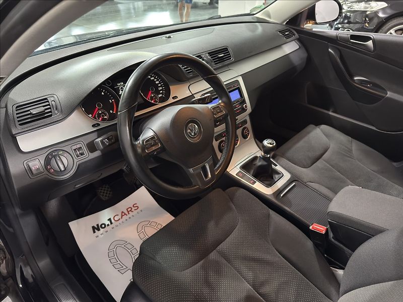 Volkswagen Passat 2,0   TDI 103KW BEZ KOROZE TOP - fotka 8 z 40