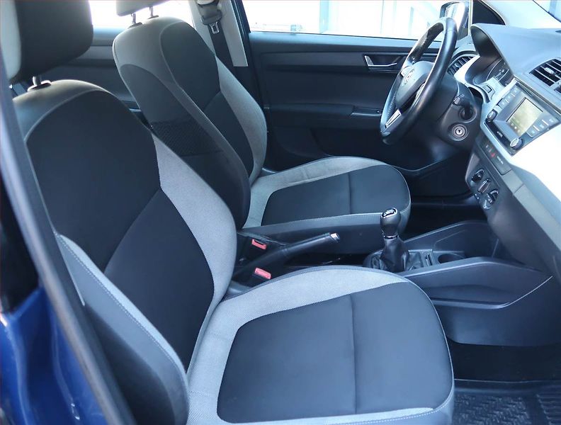 Škoda Fabia (2015) 1.0, Serv.kniha - fotka 9 z 14