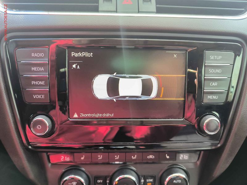 Škoda Octavia (2016) 2.0TDi 4x4, ČR, DSG - fotka 15 z 22