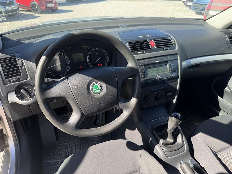Škoda Octavia (2004) II, 1.6MPi,rezervace - fotka 16 z 32
