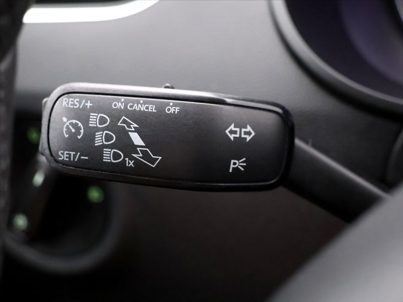 Škoda Octavia 1,6 TDI Ambition LED Navi - fotka 17 z 30