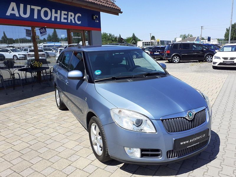 Škoda Fabia (2009) KOMBI 1.4 16V - fotka 2 z 30