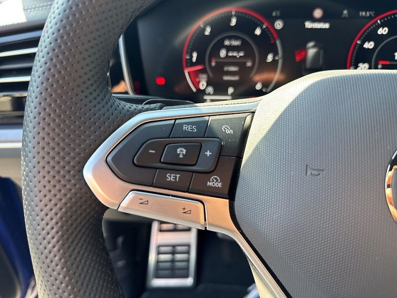 Volkswagen Touareg TDI 210kW R-Line Vzduch DYN - fotka 11 z 17