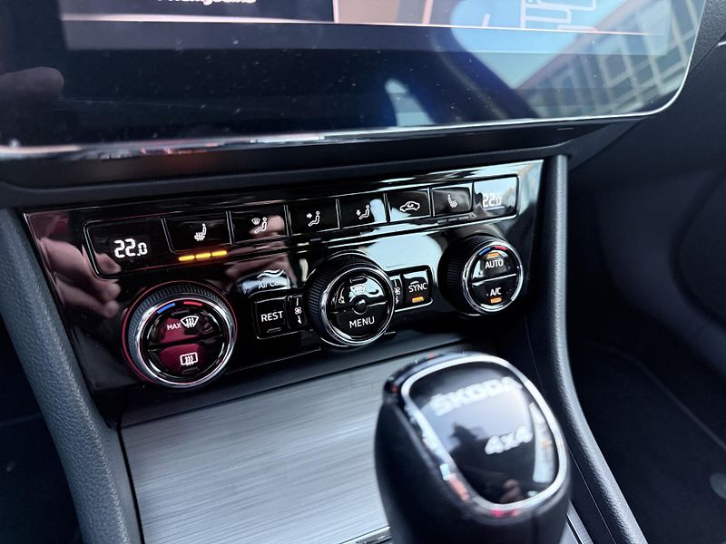 Škoda Superb (2023) 2,0tdi 147kw 4x4 DSG StylePLUS - fotka 47 z 55