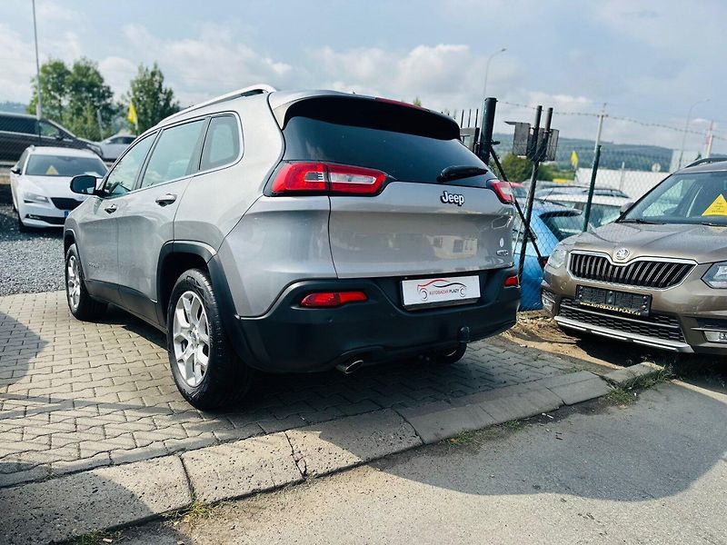 Jeep Cherokee (2017) 2.0D NAVI,VÝHŘEV SED, ČEŠTINA - fotka 4 z 17