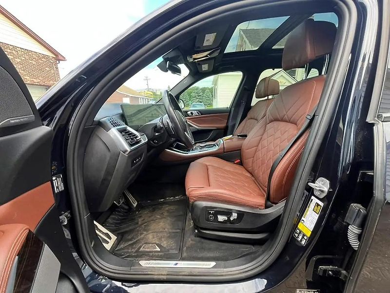 BMW X5 (2024) Auto na cestě - fotka 13 z 15