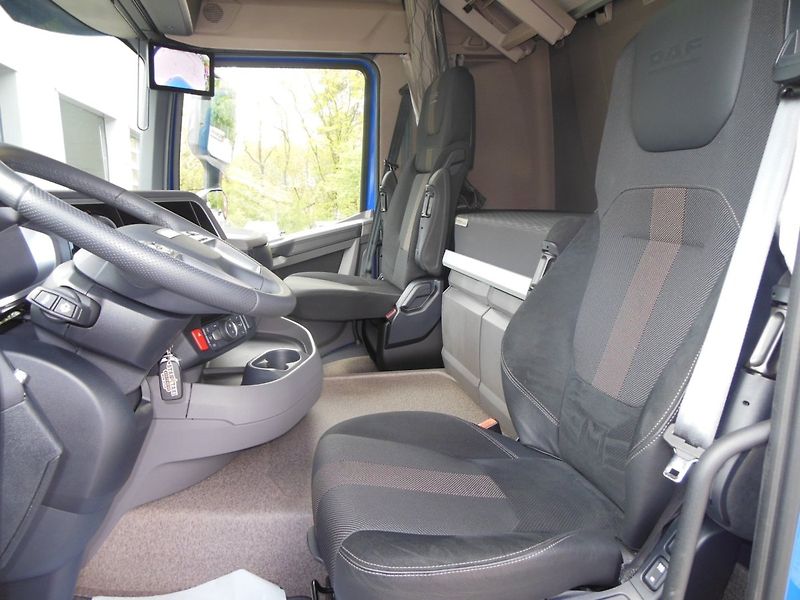 DAF XF XF530 FTT, 6x4, Retarder, Soup - fotka 18 z 27