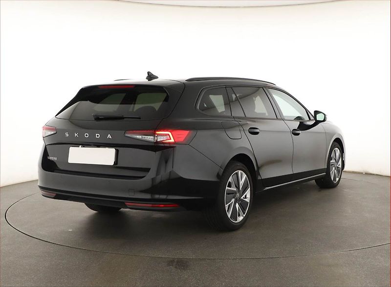 Škoda Superb (2025) 2.0 TDI, SELECTION, KAMERA - fotka 5 z 20