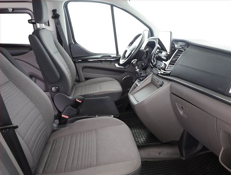 Ford Tourneo Custom (2021) Titanium 2.0 EcoBlue mHEV, ČR - fotka 7 z 19