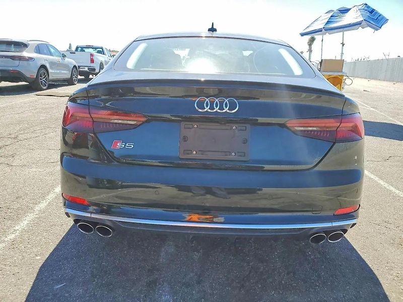 Audi S5 (2018) Auto na cestě - fotka 6 z 12