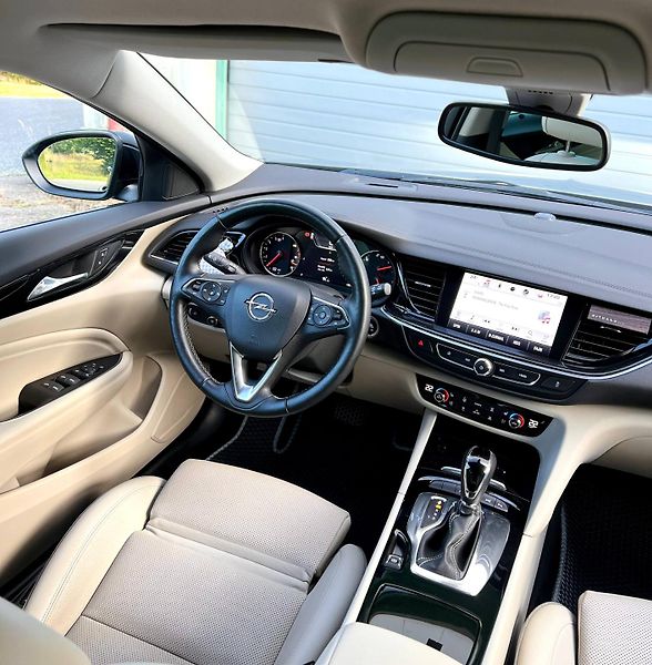 Opel Insignia (2018)  2.0 CDTI AUTOMAT 2018 125KW - fotka 19 z 30