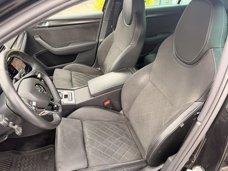 Škoda Superb COMBI 2,0 TDI 4x4 SPORTLINE - fotka 6 z 14