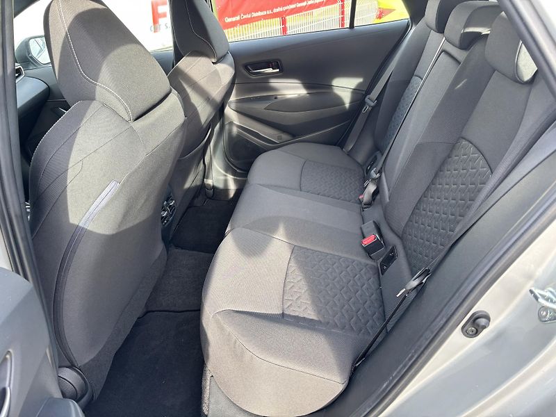 Toyota Corolla (2019) 1.2Turbo 85kW Alu kola! - fotka 16 z 29