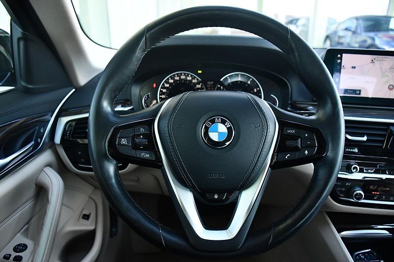 BMW Řada 5 540i xD LUXURY LINE HUD - fotka 23 z 35