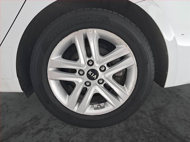 Kia Ceed (2019) 1.4 CVVT, ČR,1.maj, Serv.kniha - fotka 15 z 19