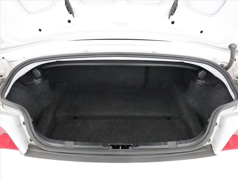 BMW Z4 (2010) 2.0i, Kůže, Tempomat - fotka 15 z 17