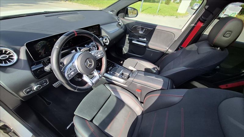 Mercedes-Benz GLA 2,0 225 Kw 35AMG 4MATIC ČR - fotka 9 z 24