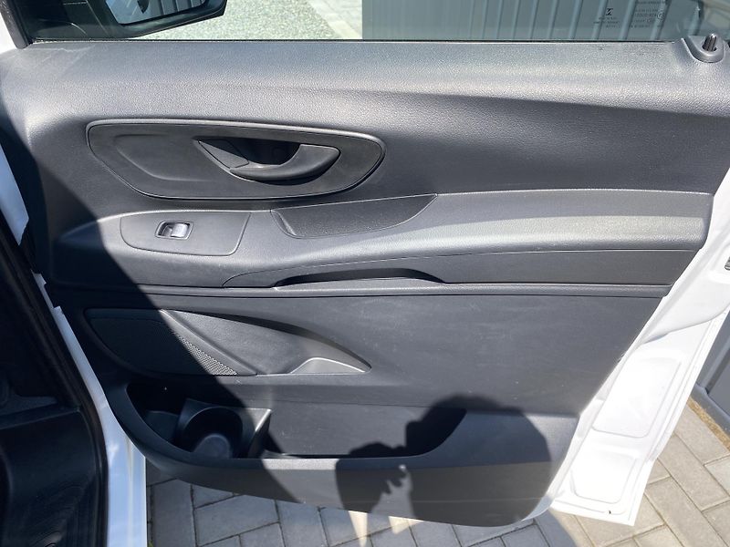 Mercedes-Benz Vito 114 CDI -6 MÍST-KLIMA-LONG-DPH - fotka 29 z 35