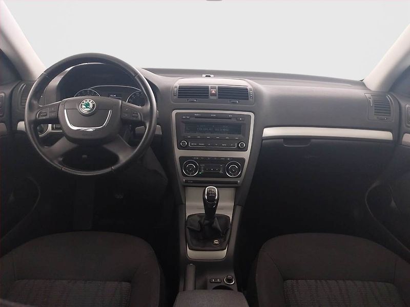 Škoda Octavia (2011) Elegance 2.0 TDI, Tempomat - fotka 8 z 18