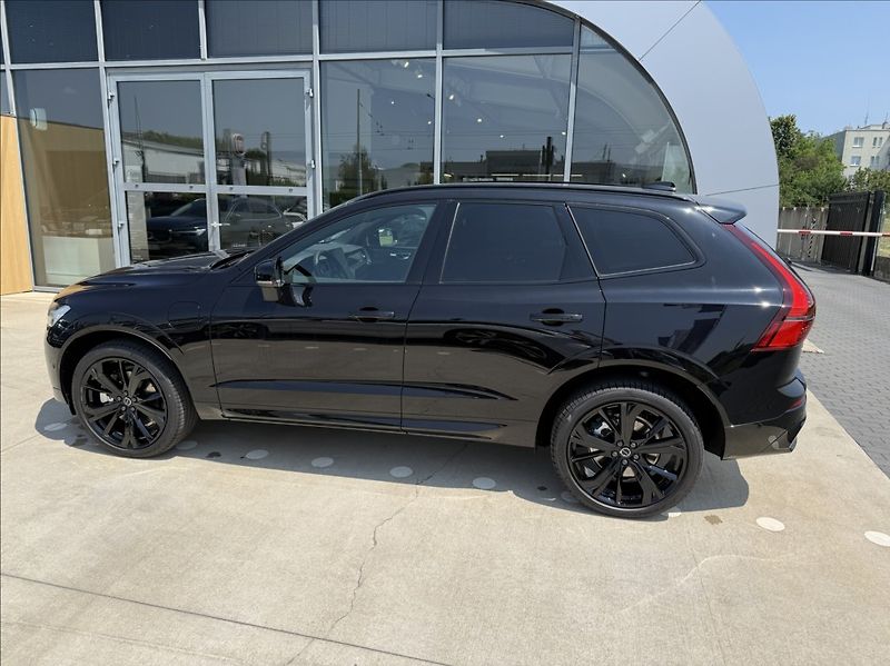 Volvo XC60 (2025) 2,0   T8 PLUS BLACK EDITION PH - fotka 3 z 4