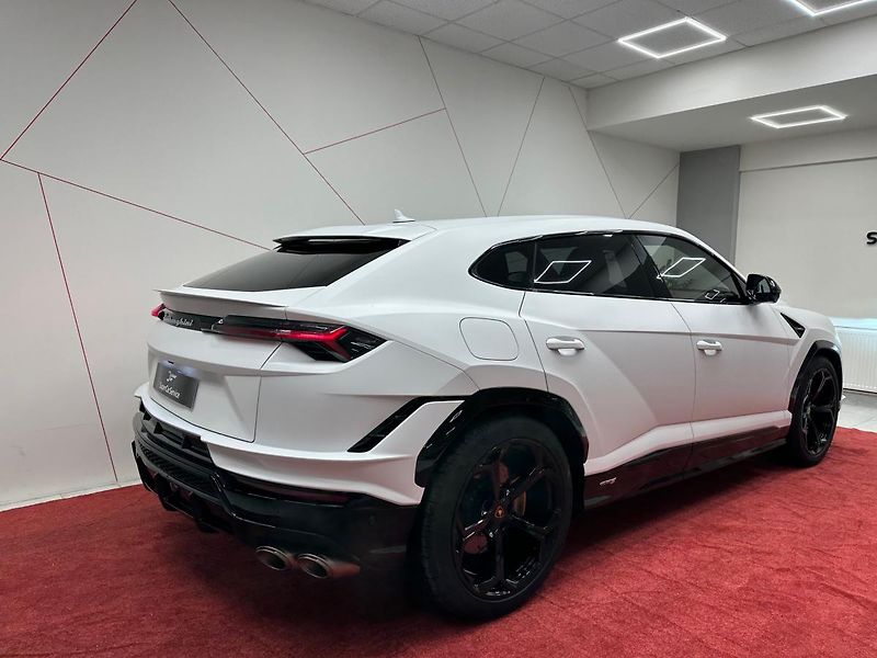 Lamborghini Urus (2024) S*60 ANN.*AKRAPOVIC*MATNÁ*TOP! - fotka 4 z 21