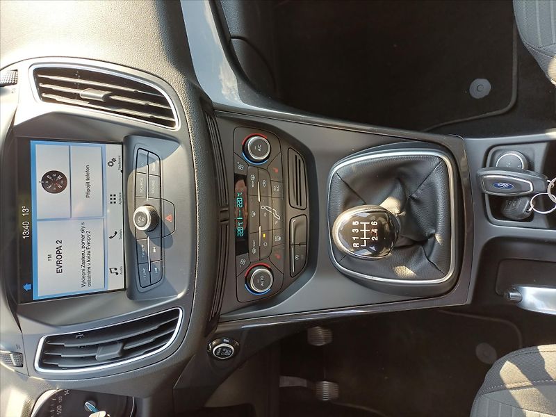 Ford C-MAX 1,5   1.5EcoBoost 110Kw - fotka 16 z 27