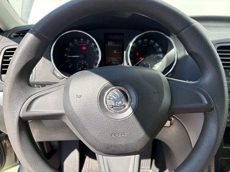Škoda Yeti 2.0TDI, 81kW, Klima, Výhřevy - fotka 8 z 22