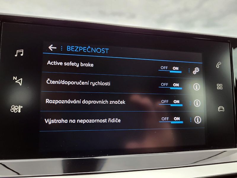 Peugeot 2008 1.5 BlueHDi 102k ACTIVE *ČR - fotka 16 z 46
