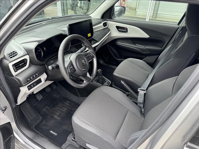Suzuki Swift (2026) 1,2 Premium Hybrid - fotka 4 z 5
