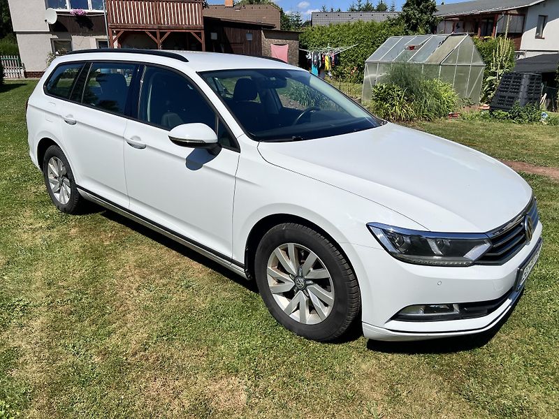 Volkswagen Passat 1.4TSI 92KW,NAVI,LED,ALU - fotka 9 z 44
