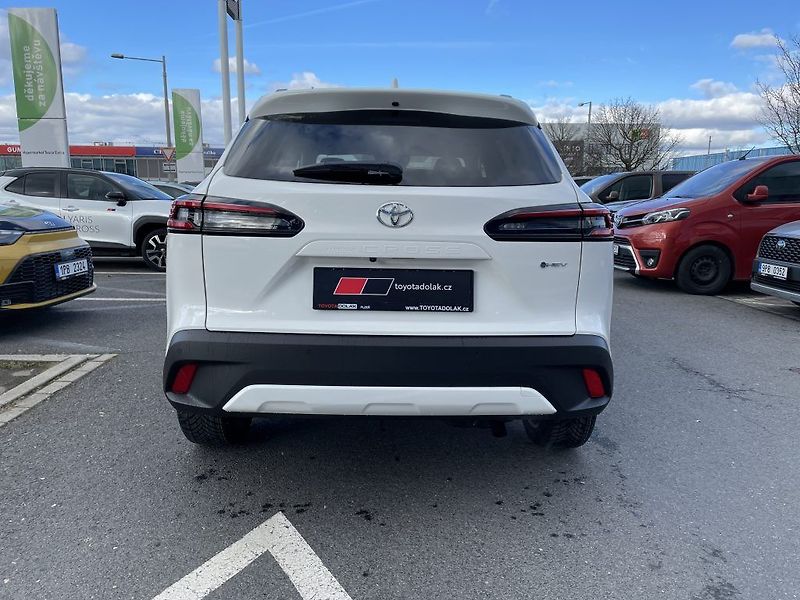 Toyota Corolla Cross 1.8 Hybrid Style ODBĚR 2/2027 - fotka 4 z 28