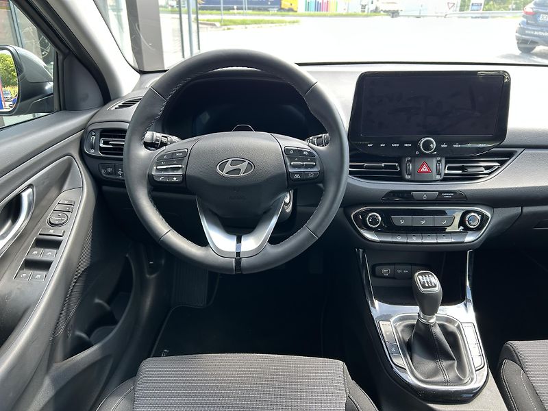 Hyundai i30 26 WG 1,0 T-GDI MT SMART - fotka 11 z 32