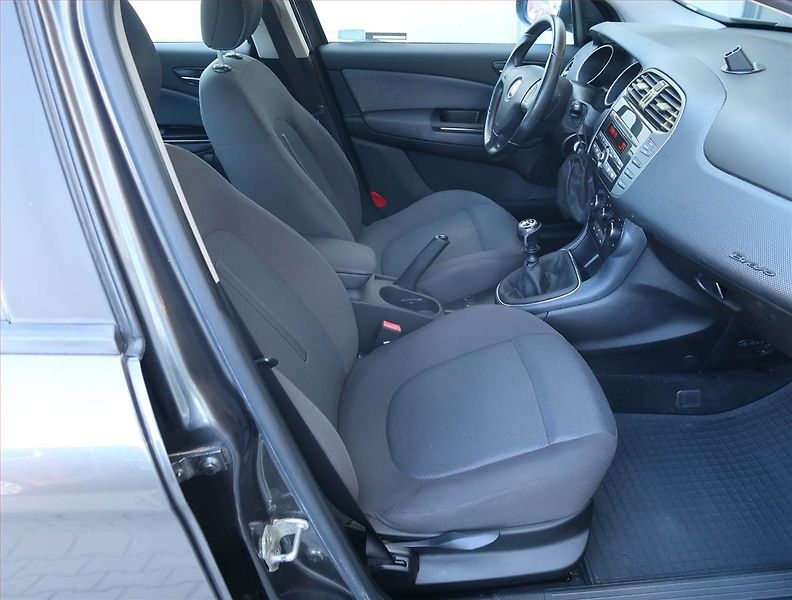 Fiat Bravo (2008) 1.4 16V, ČR,1.maj, po STK - fotka 9 z 15