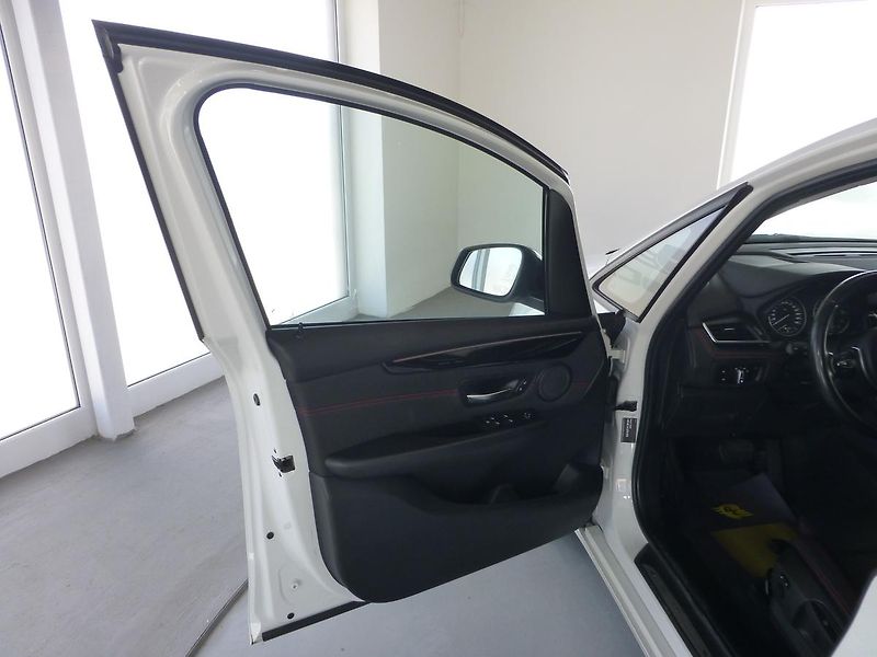 BMW Řada 2 (2016) 2,0D*NAVI*ALU*VYHŘ.SED*M.PAKET - fotka 9 z 31
