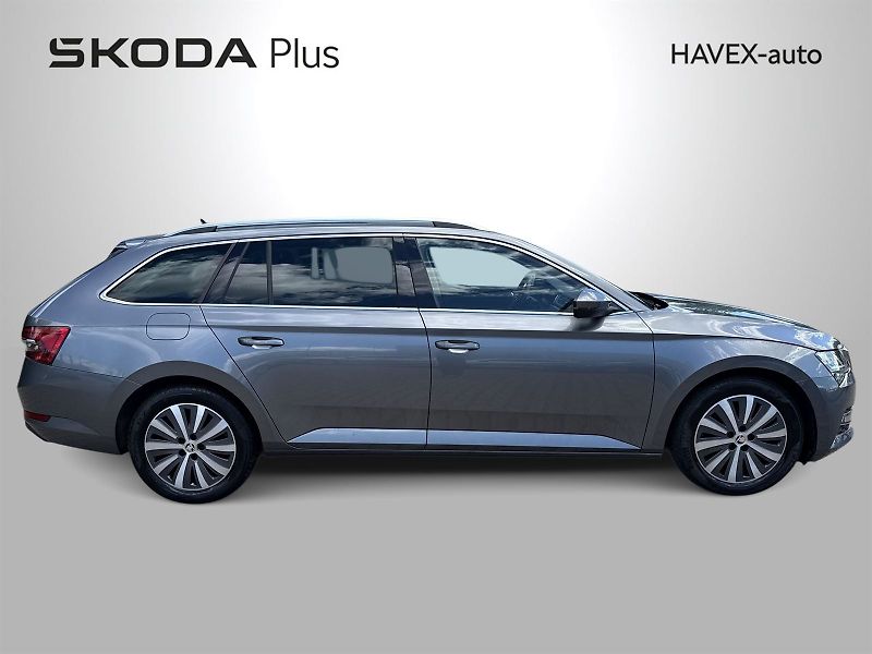 Škoda Superb (2023) Combi 2.0 TDI DSG Style - fotka 33 z 34