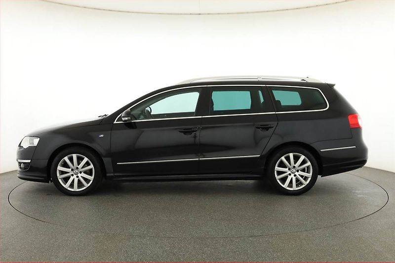 Volkswagen Passat (2010) 2.0 TDI, Automat, po STK - fotka 3 z 17