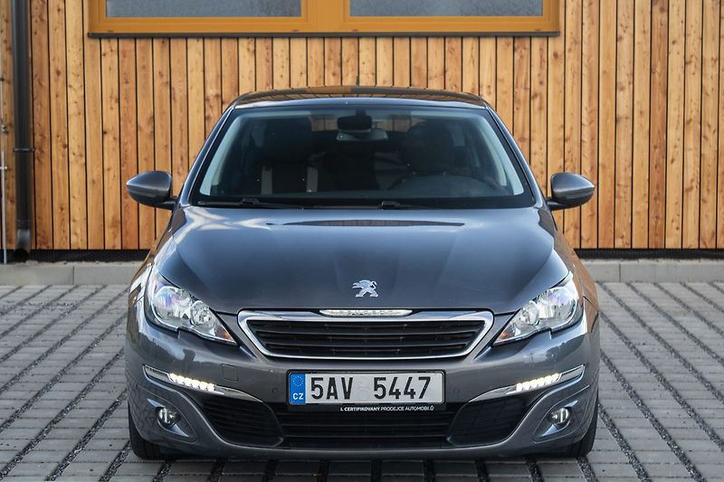 Peugeot 308 - fotka 2 z 36