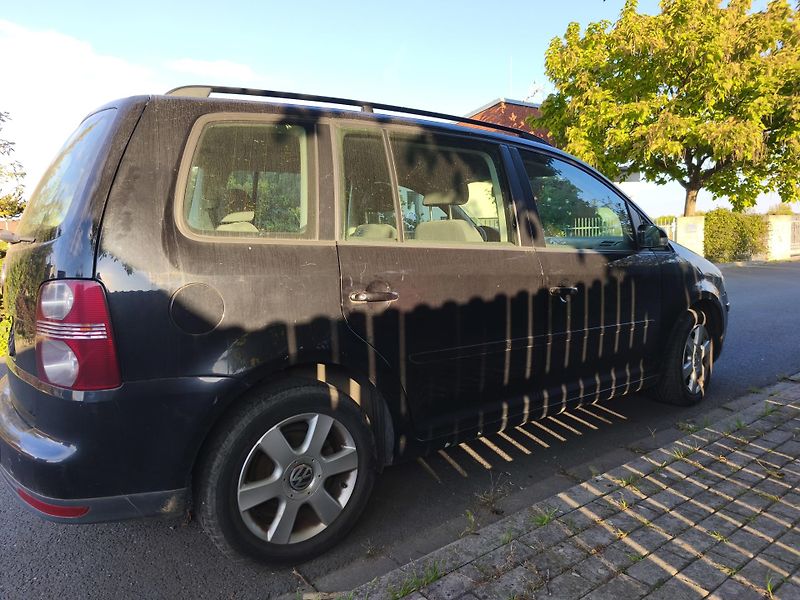 Volkswagen Touran (2008) 2.0 TDI-AUTOMAT.PŘEVODOVKA MÁ  - fotka 4 z 11