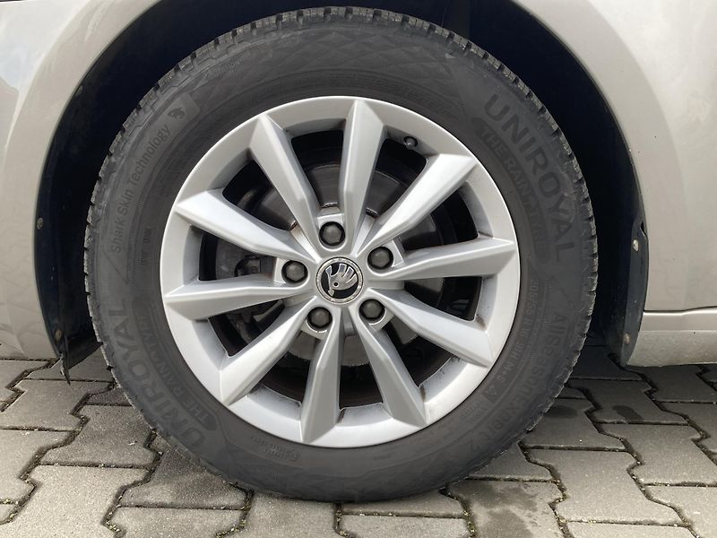 Škoda Octavia (2017) Combi TDI DSG hezký vůz! - fotka 24 z 28